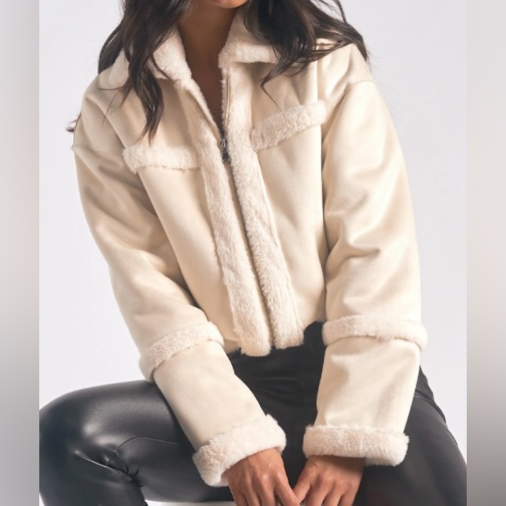 CROPPED WHITE SHERPA JACKET